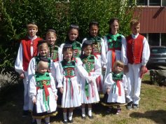tracht-kinder-in-tracht